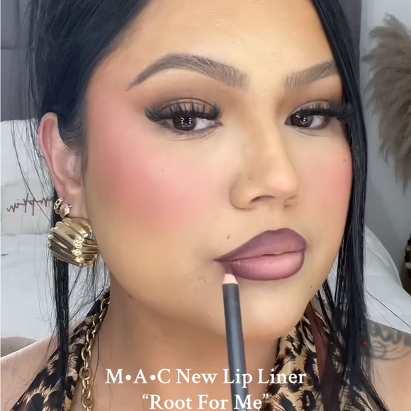 ✏️ ROOT FOR ME! a MAC LIP PENCIL. RETAIL $25. **NEW IN THE BOX. ✨ FIRM ✨ - Picture 7 of 11